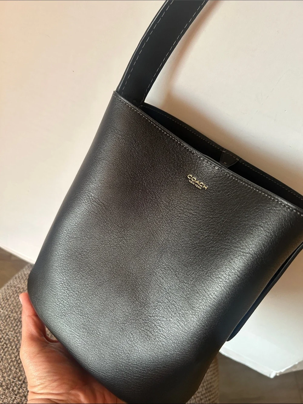 Coach Bleecker Bucket Bag 21 Black Full Grain Leather Boho Minimalist